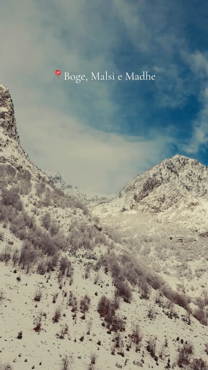 Mountain landscape surrounding North Alpine Villas
