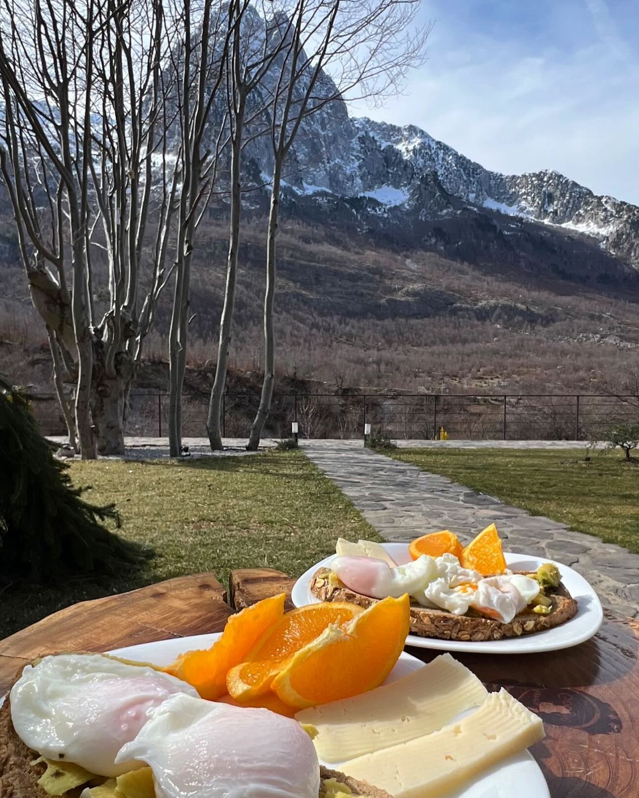 Mountain landscape surrounding North Alpine Villas